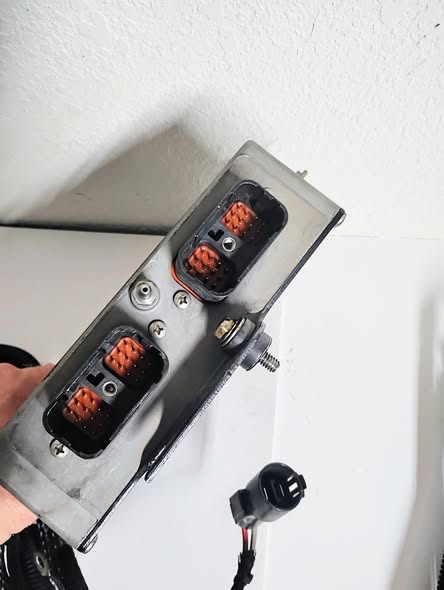 Evinrude 225 HP EMM/ ECU Module Unit with Matched Injectors and Lines