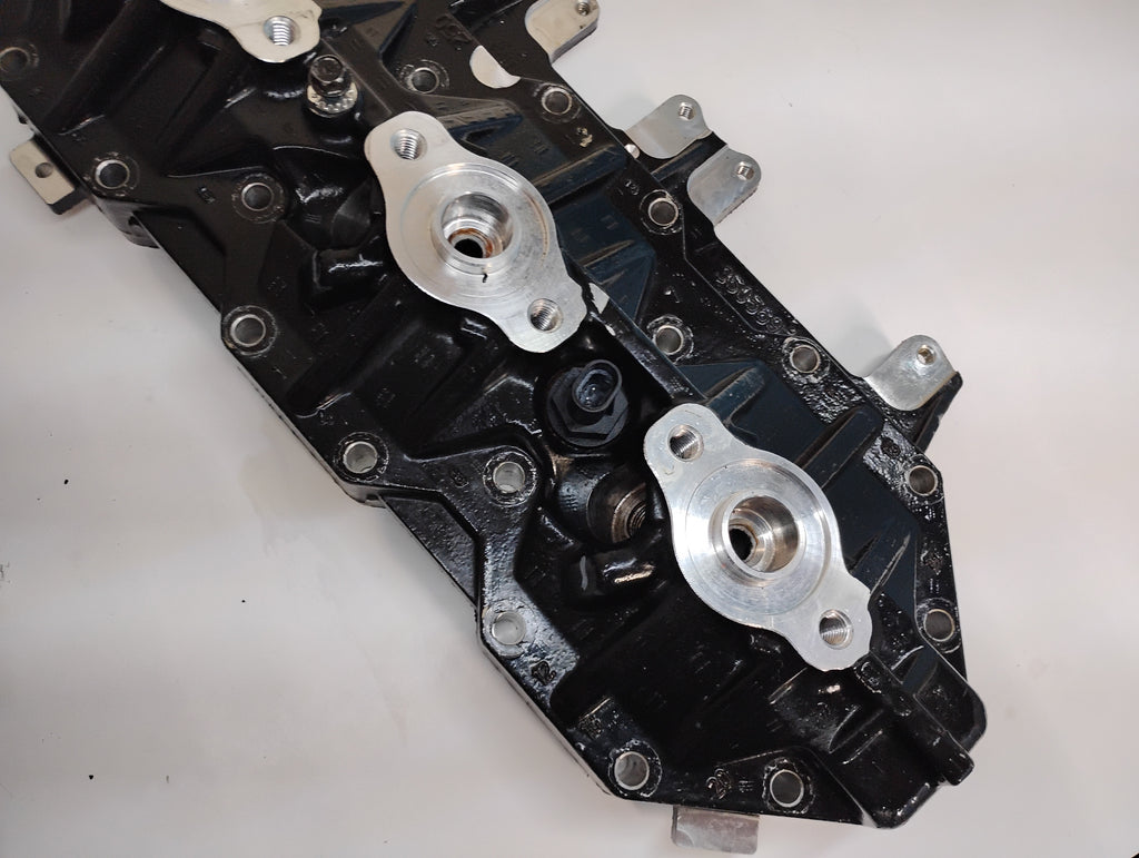 2005 Evinrude 225 HP HO Cylinder Heads Port and Starboard Pair